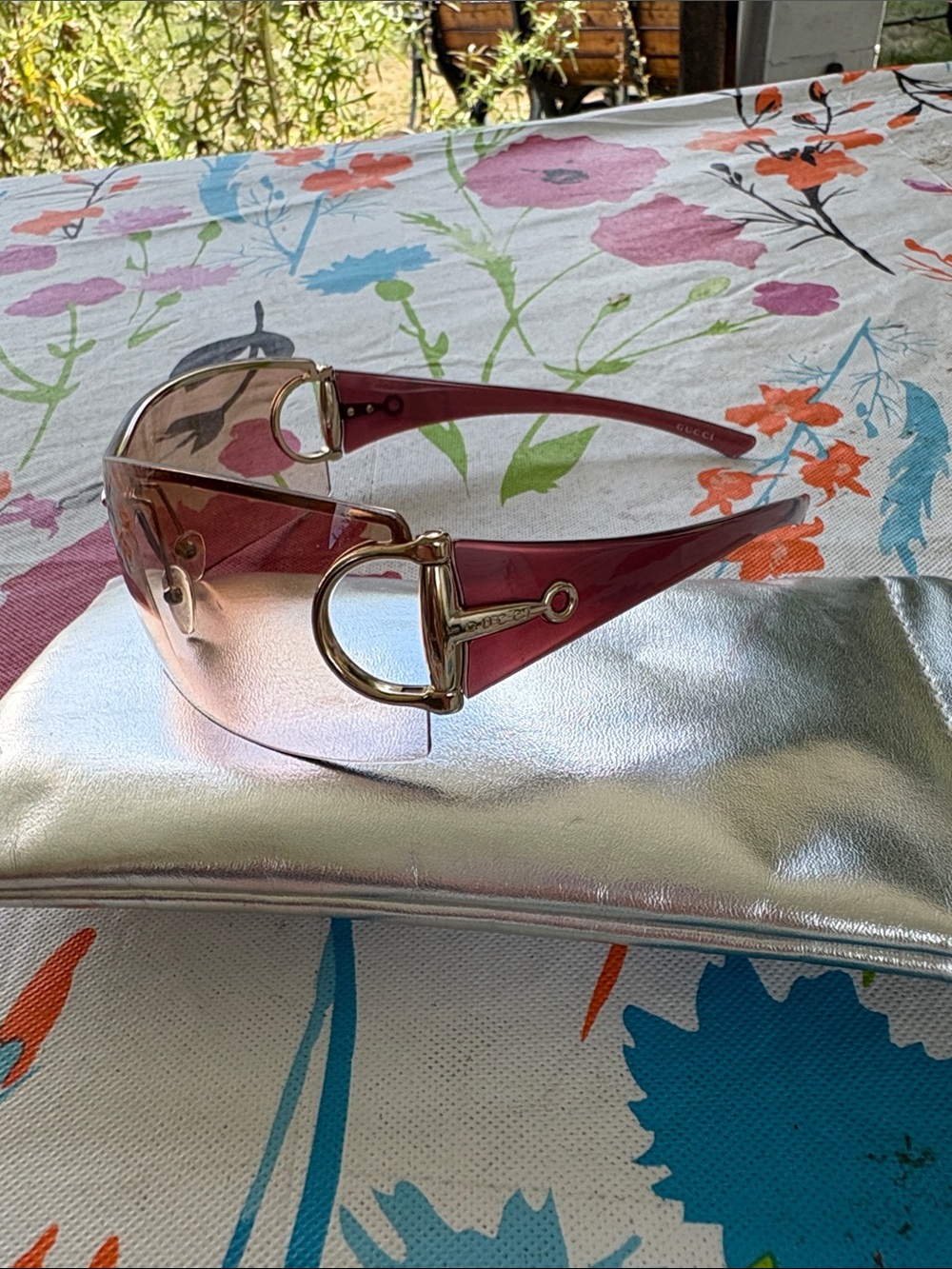 GUCCI Y2K Women's Rimless Shield Sunglasses - Light Pink Lenses - Picture 2 of 5
